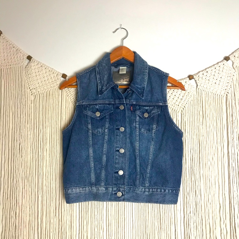Levi’s Button Down Denim Vest Mid Wash